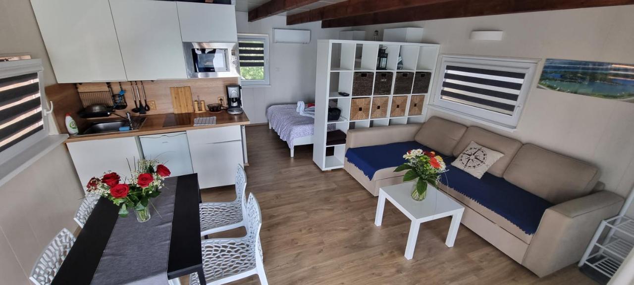 Hausboat "Zivot Na Vode" Lejlighed Bratislava Eksteriør billede