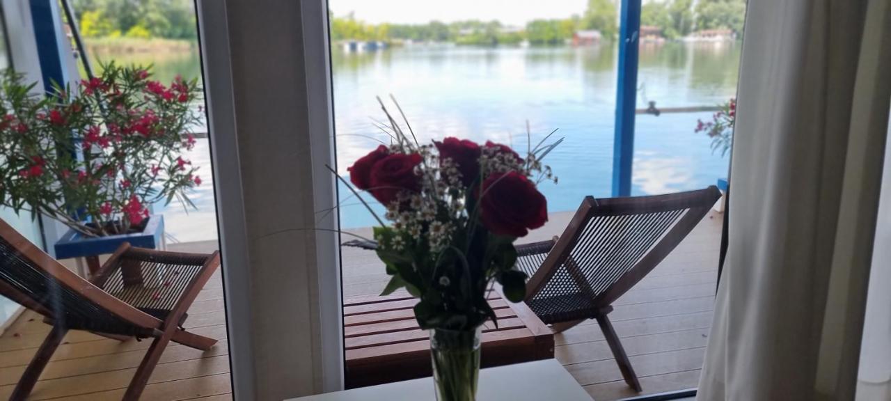 Hausboat "Zivot Na Vode" Lejlighed Bratislava Eksteriør billede