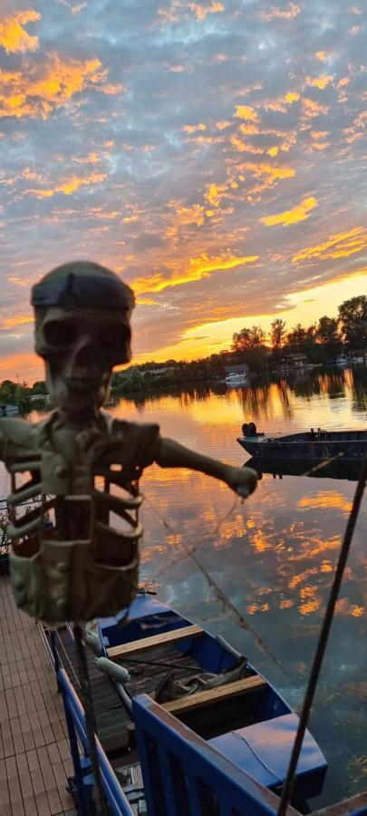 Hausboat "Zivot Na Vode" Lejlighed Bratislava Eksteriør billede